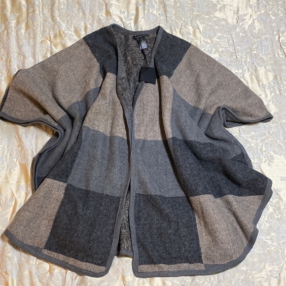 Grey block wrap poncho - Picture 2 of 6